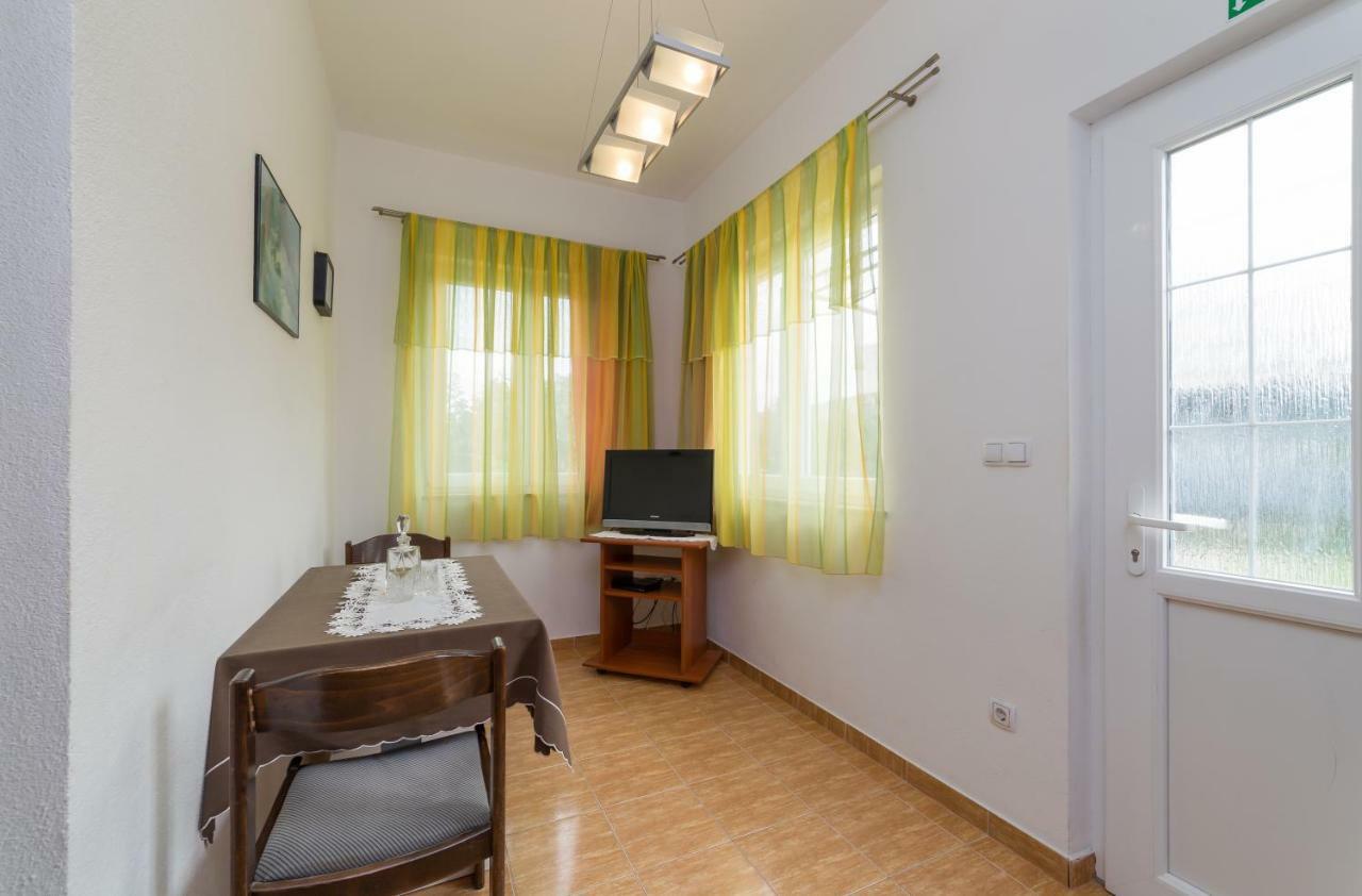 Apartments Jakovcev ベティナ エクステリア 写真